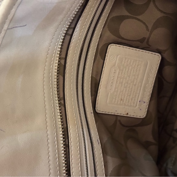 White leather small coach tote - Picture 4 of 4